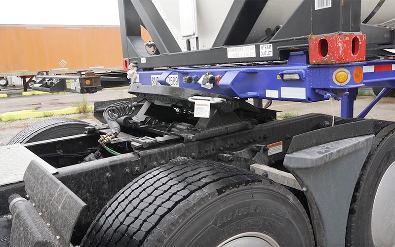 Trailer Coupling and Decoupling Safely: An All-in-One Manual